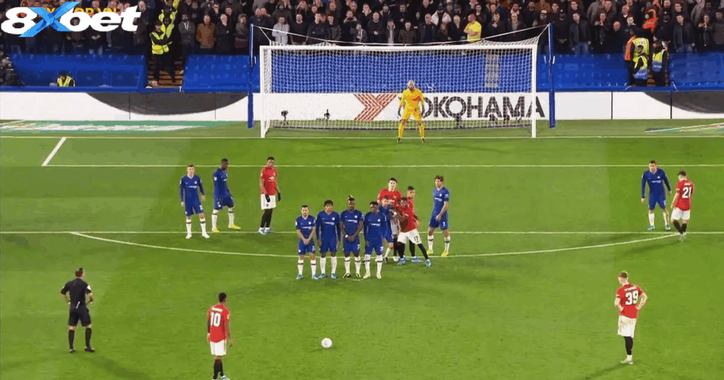 Đá phạt bóng đá là tình huống được hưởng sau khi phạm lỗi